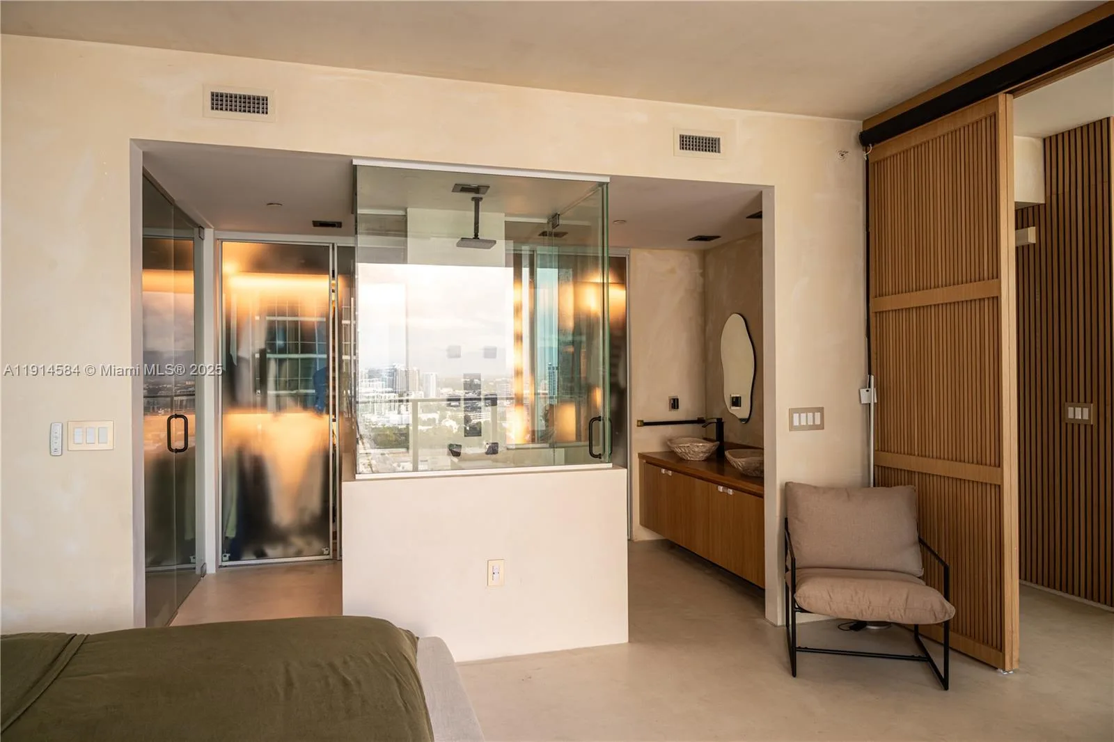 1040 Biscayne Blvd # 2905, Miami, FL 33132 photo 7