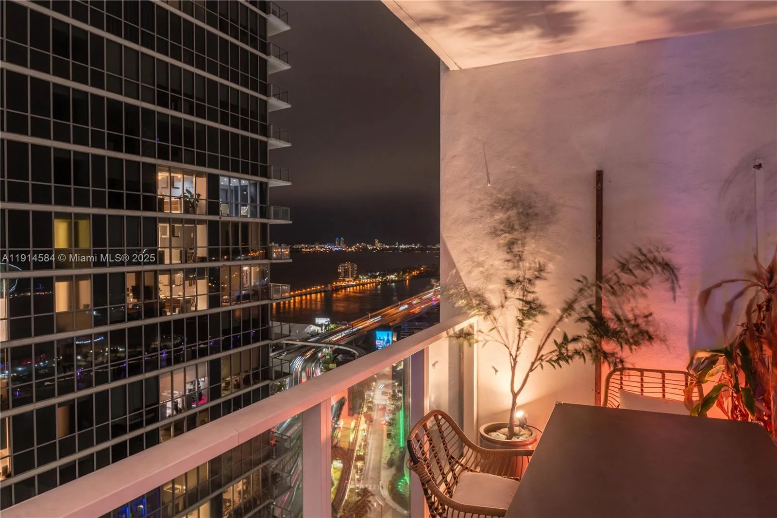 1040 Biscayne Blvd # 2905, Miami, FL 33132 photo 9