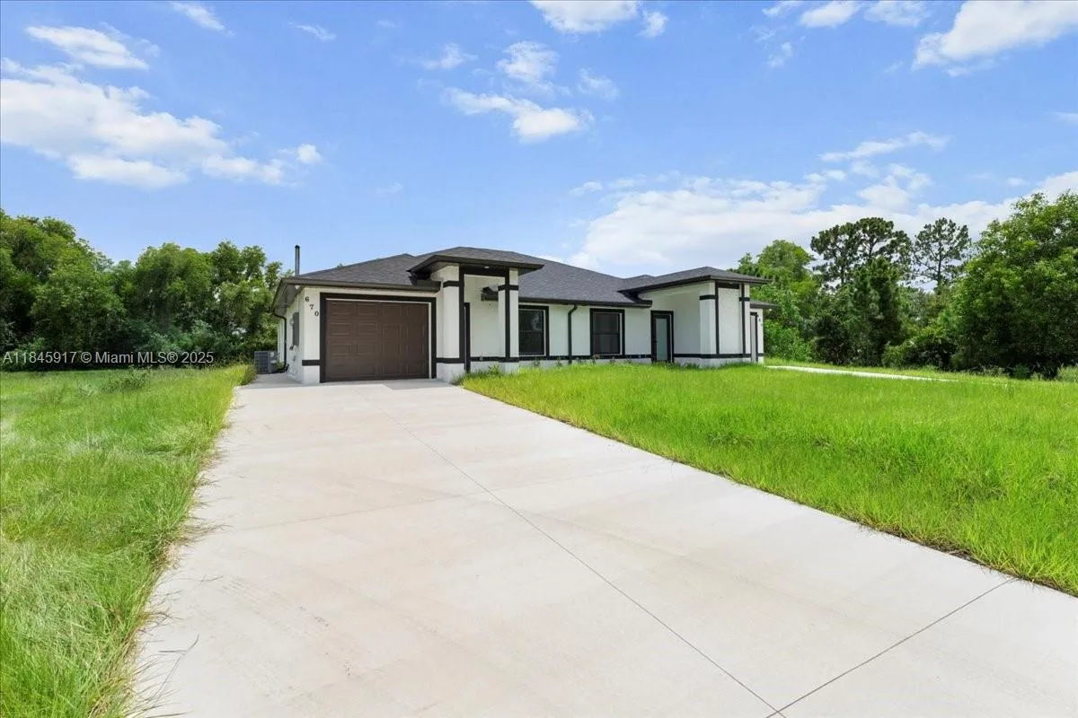 668/670 chemstrand st e, Lehigh Acres, FL 33974 photo 3