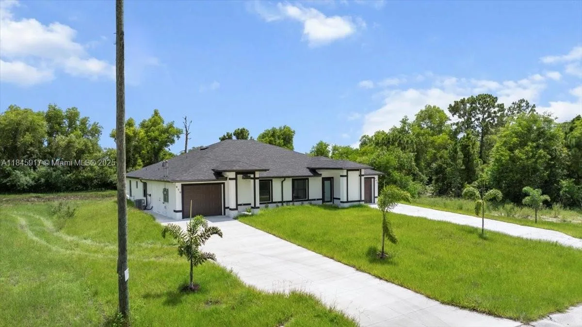 668/670 chemstrand st e, Lehigh Acres, FL 33974 photo 4
