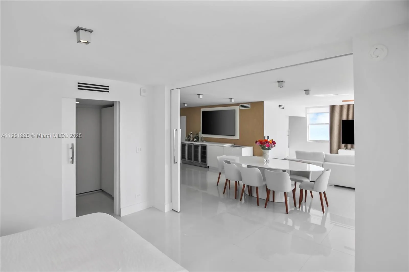 6039 Collins Ave # 1402, Miami Beach, FL 33140 photo 10