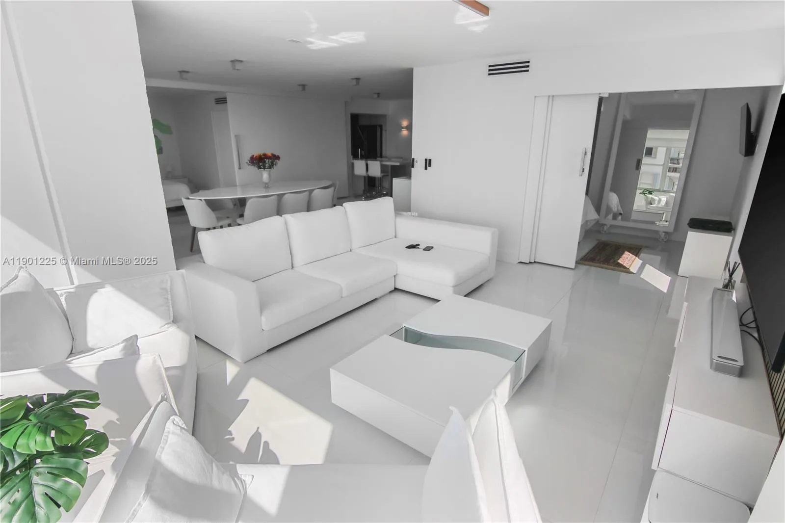 6039 Collins Ave # 1402, Miami Beach, FL 33140 photo 8