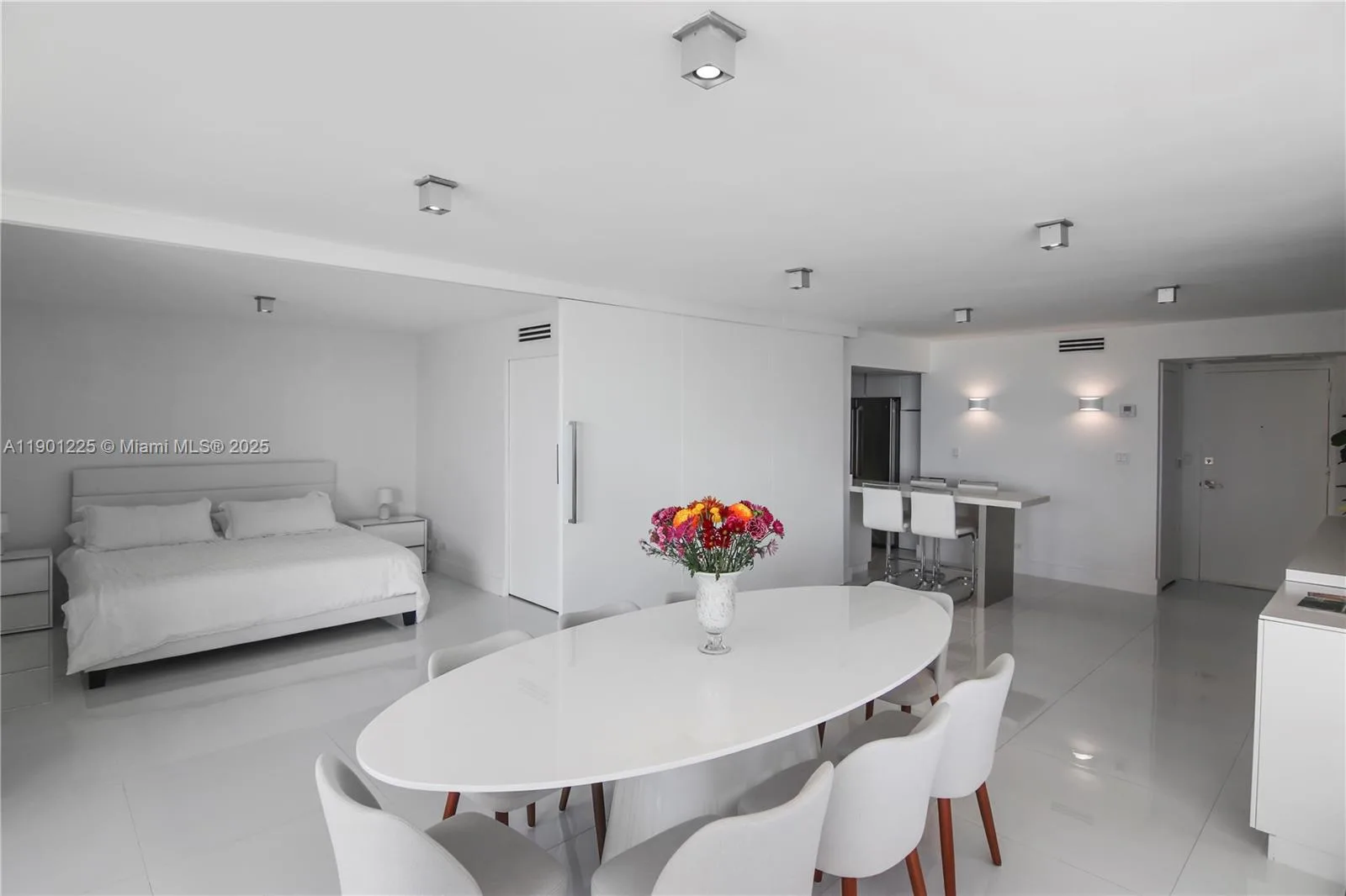 6039 Collins Ave # 1402, Miami Beach, FL 33140 photo 9