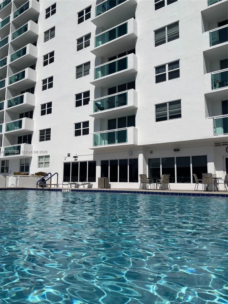 3000 S Ocean Dr # 304, Hollywood, FL 33019-2849