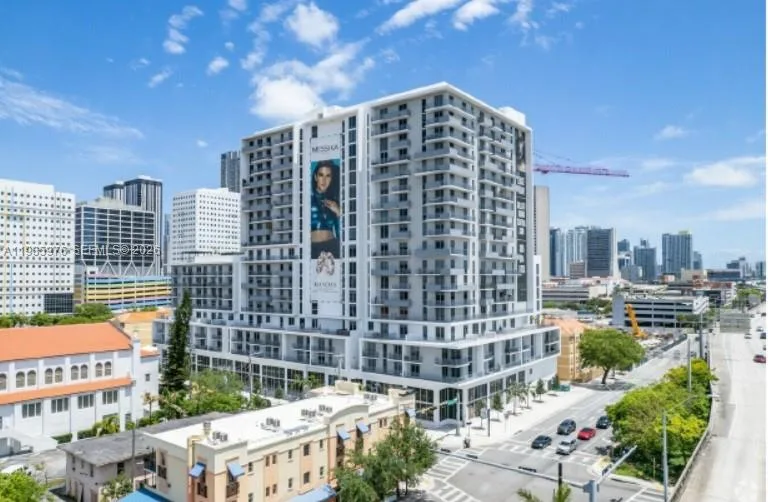 218 NW 8th St, Miami, FL 33136