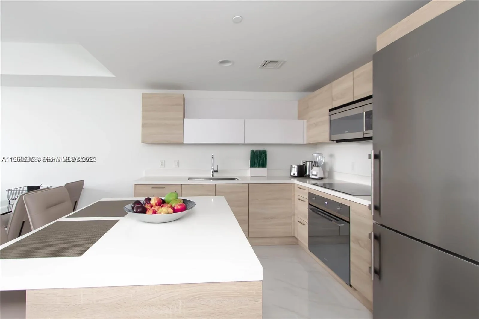 16385 Biscayne Blvd # 719, North Miami Beach, FL 33160 photo 3