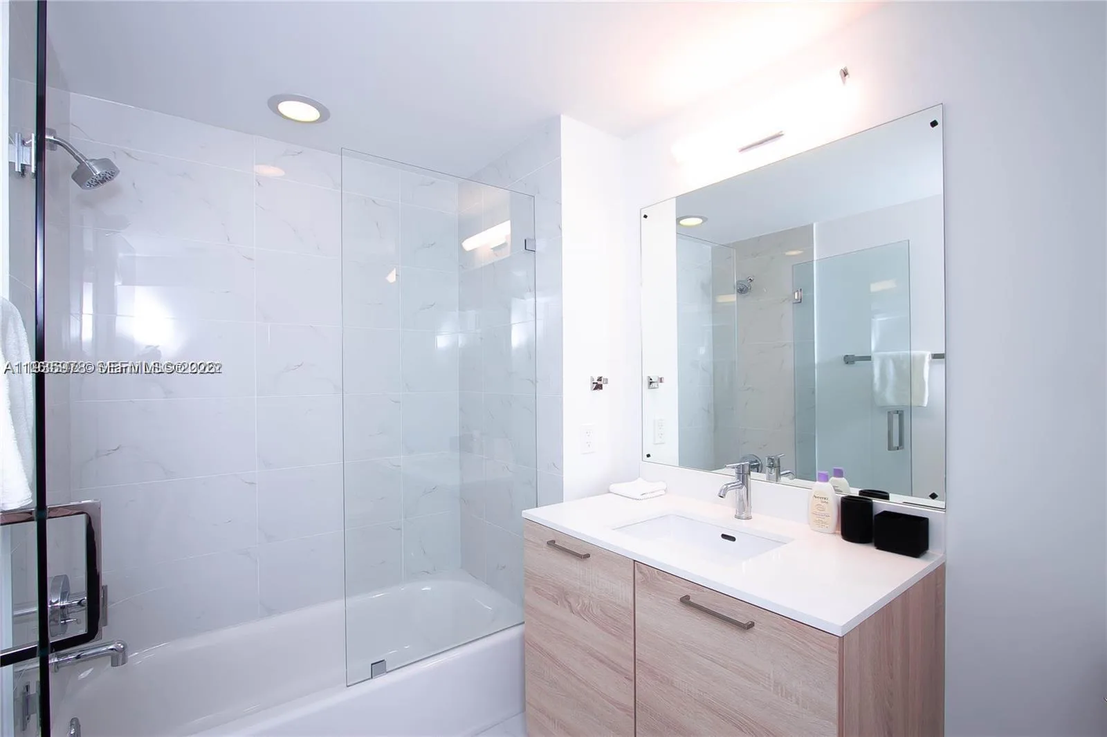 16385 Biscayne Blvd # 719, North Miami Beach, FL 33160 photo 6