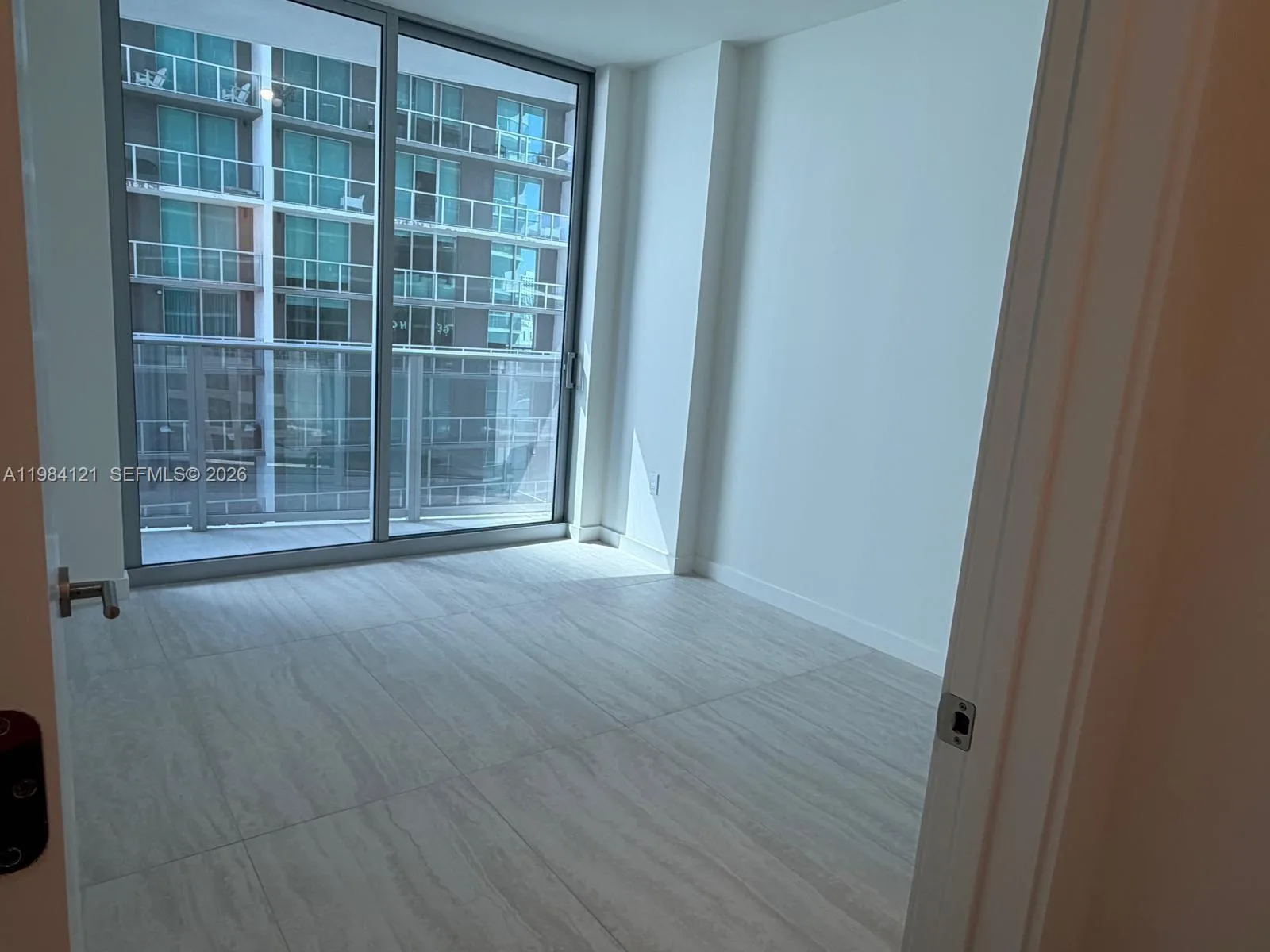 77 SE 5TH ST # 1611, Miami, FL 33131 photo 9