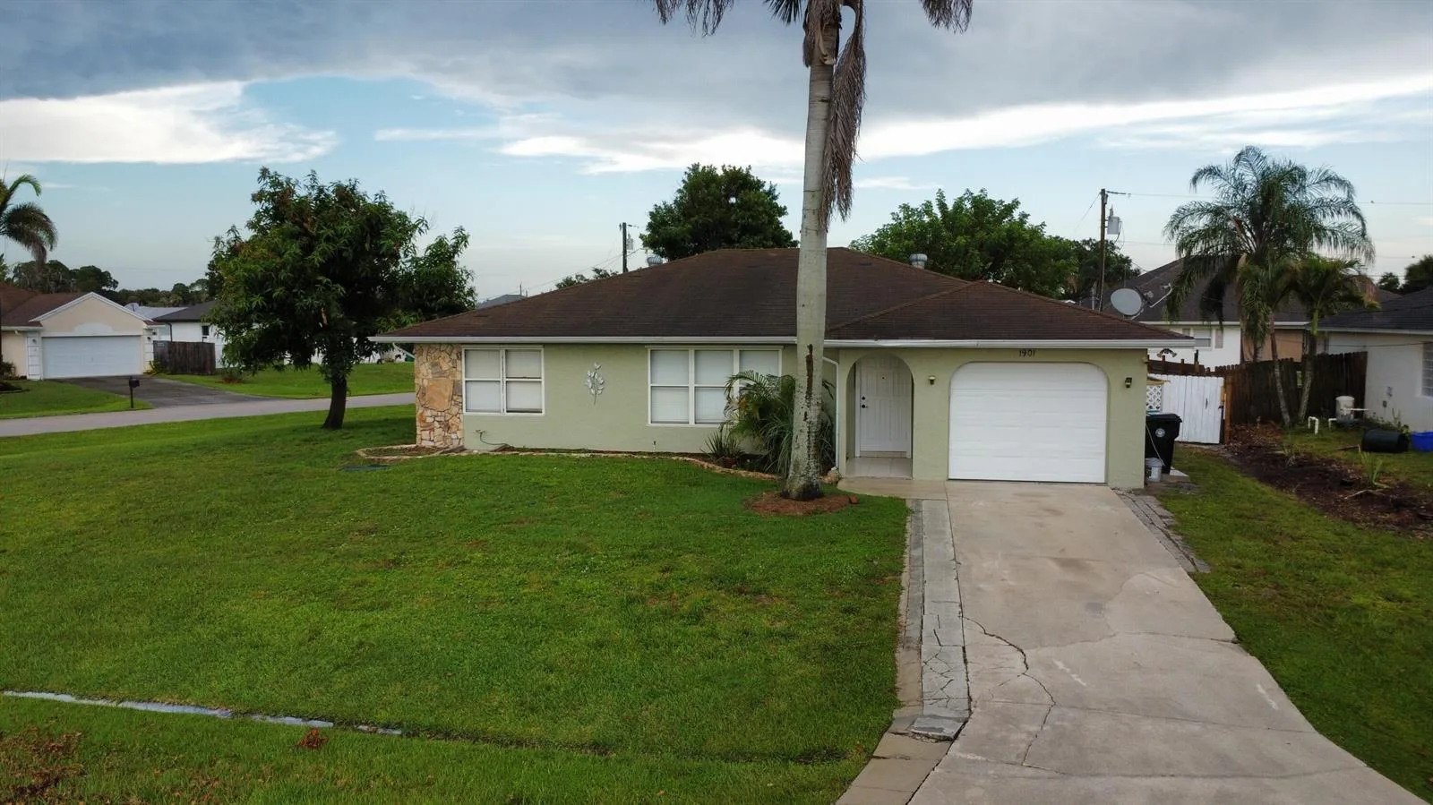 1901 SW Dorado Lane, Port St. Lucie, FL 34953