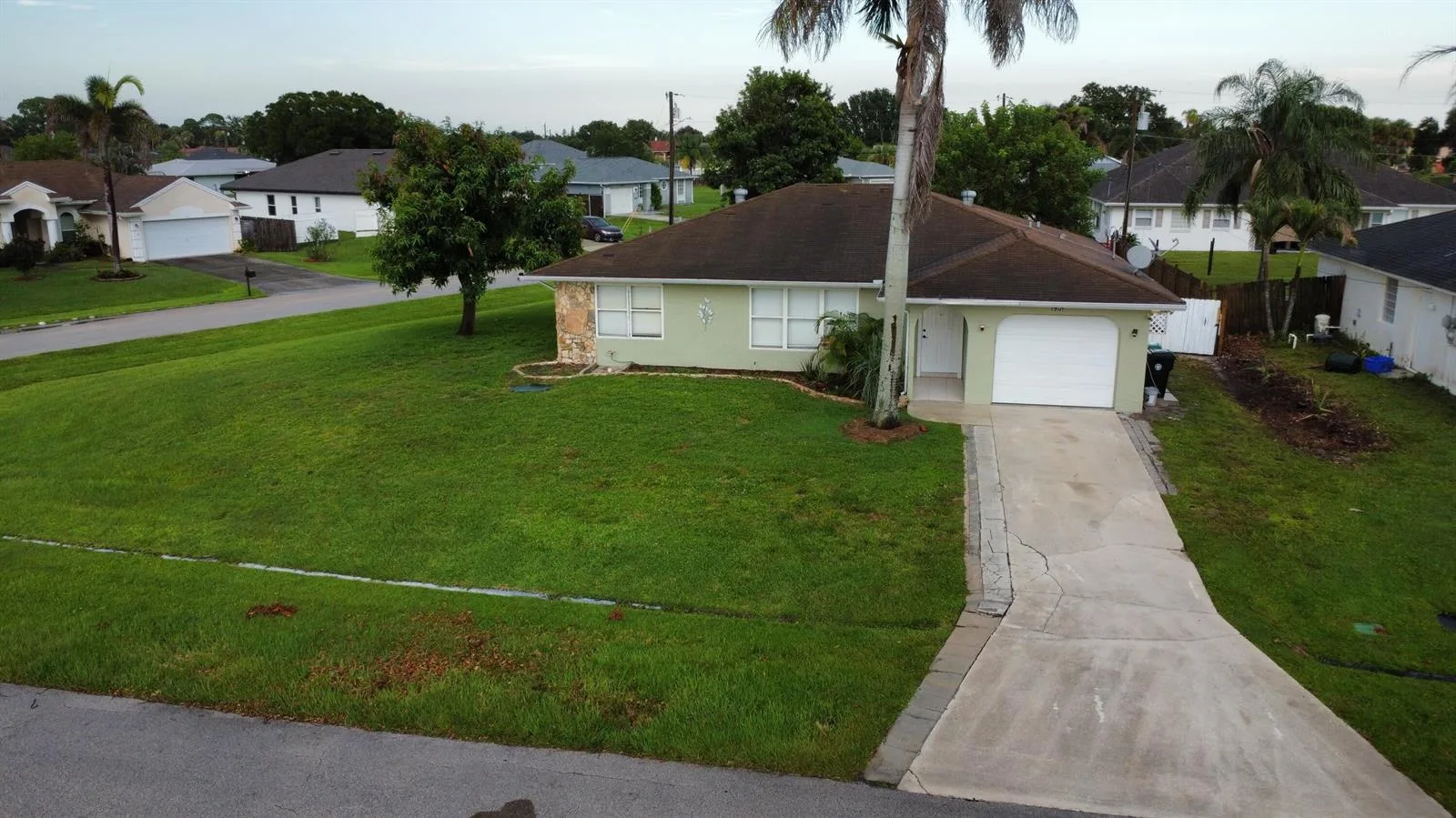 1901 SW Dorado Lane, Port St. Lucie, FL 34953 — zdjęcie 2