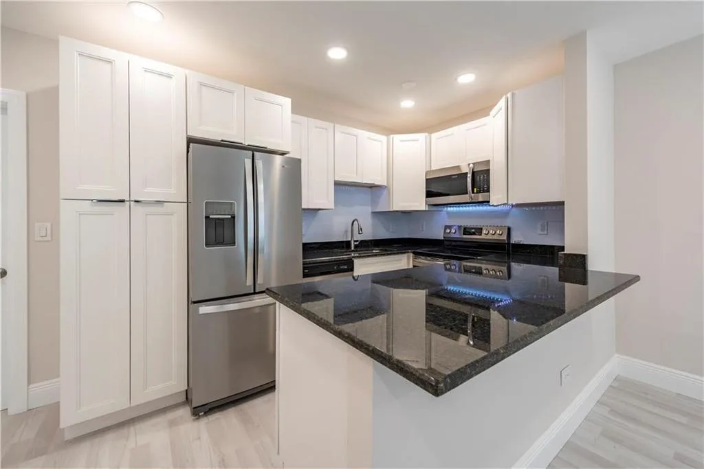 628 NE 8th Avenue # 4, Fort Lauderdale, FL 33304