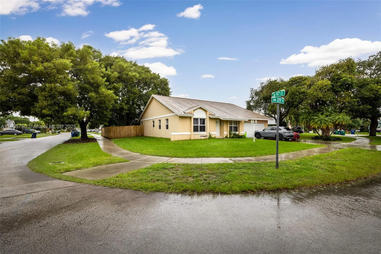 9730 SW 219th St, Cutler Bay, FL 33190