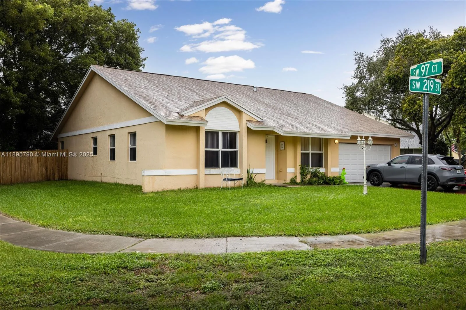 9730 SW 219th St, Cutler Bay, FL 33190 photo 2