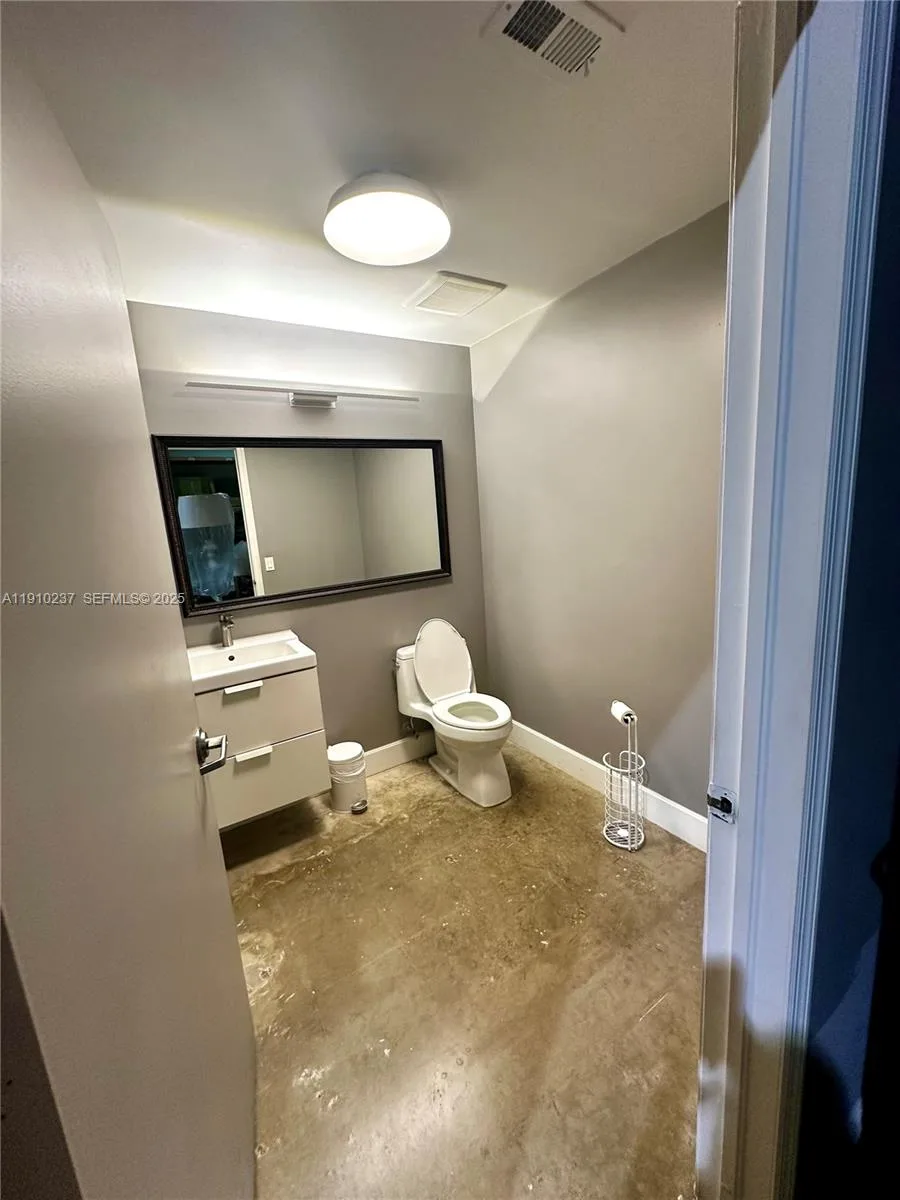 2901 SW 3rd Ave # 4, Fort Lauderdale, FL 33315 photo 4