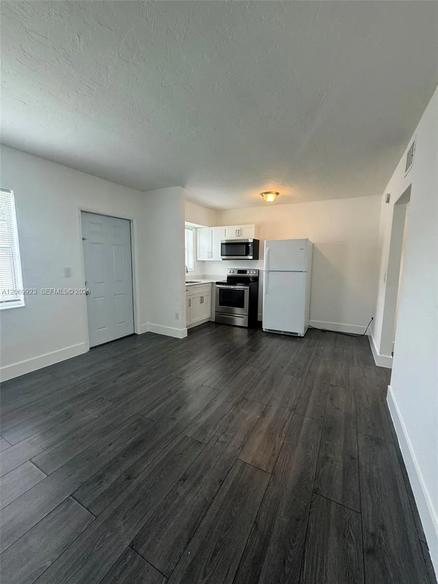 2150 NW 24th St # 4, Miami, FL 33142 photo 3