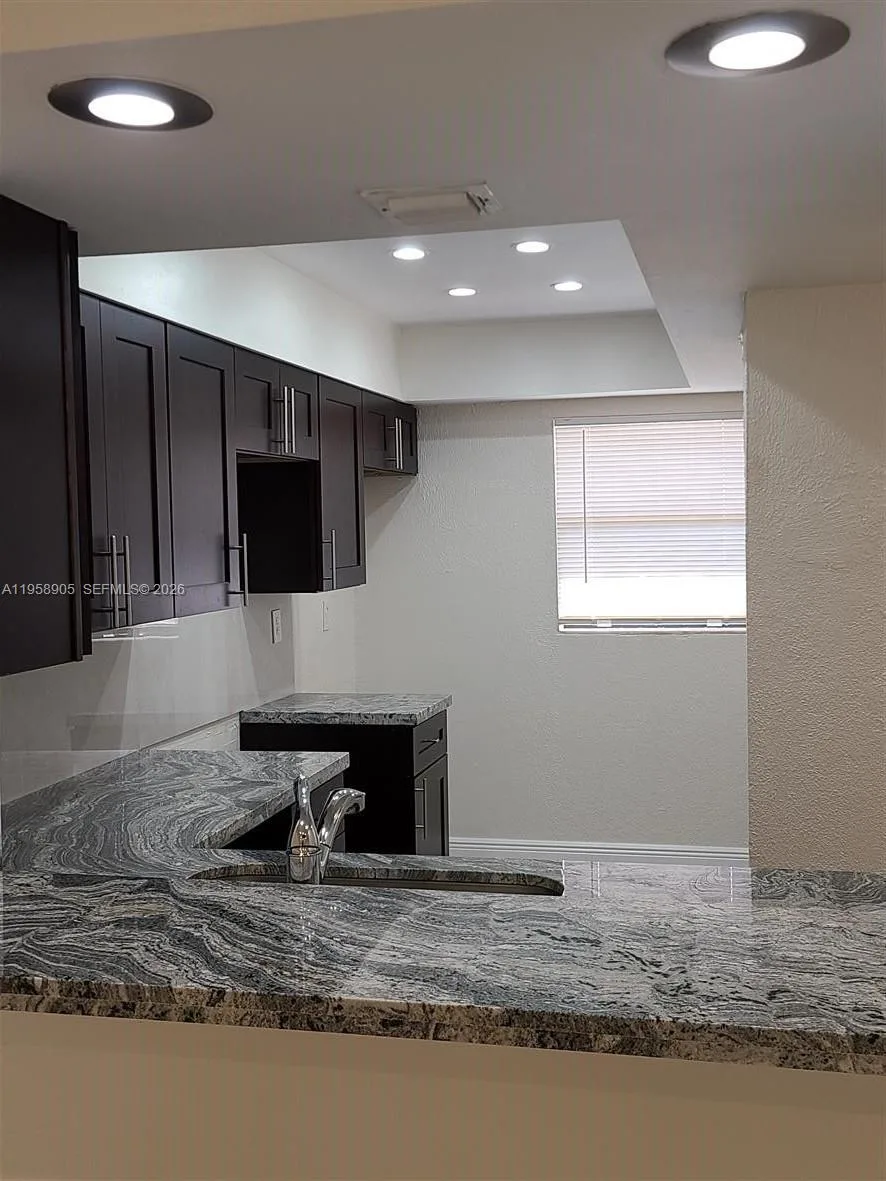 4020 Del Rio Way, Sunrise, FL 33351 photo 3