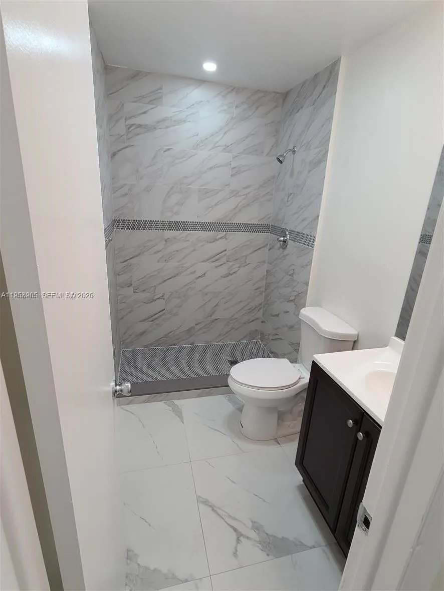 4020 Del Rio Way, Sunrise, FL 33351 photo 7