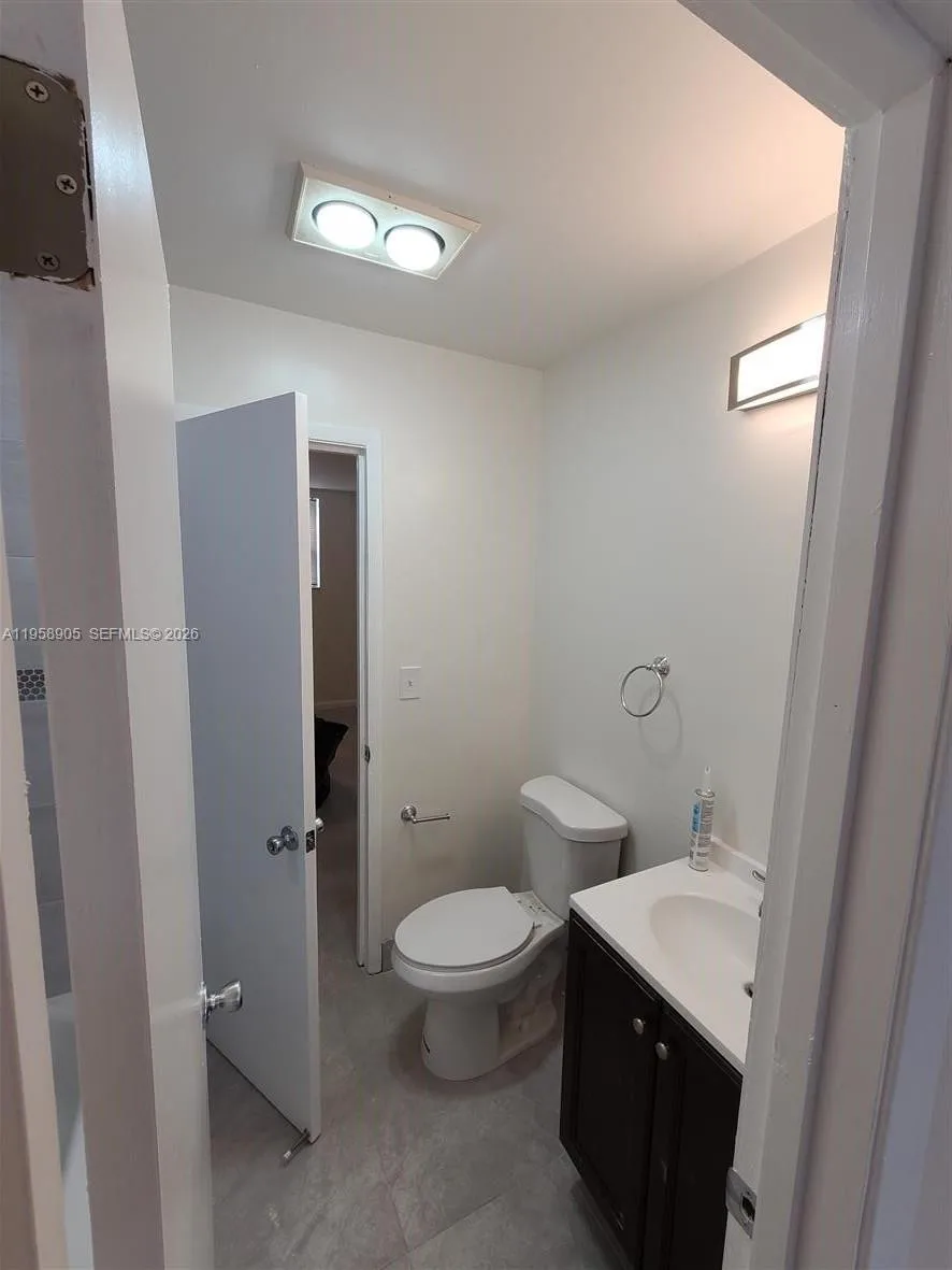 4020 Del Rio Way, Sunrise, FL 33351 photo 9