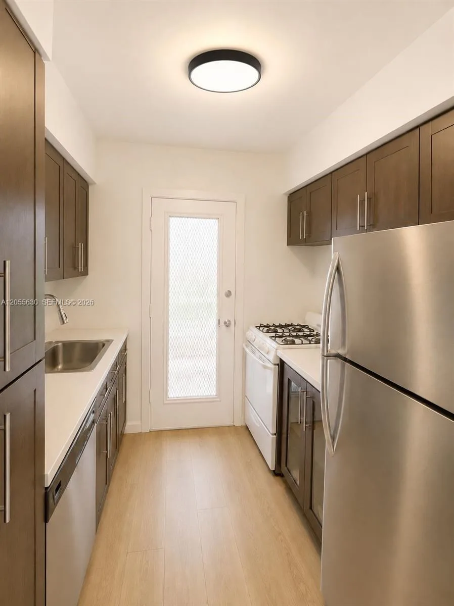 2250 Bay Dr # 4, Miami Beach, FL 33141 photo 2