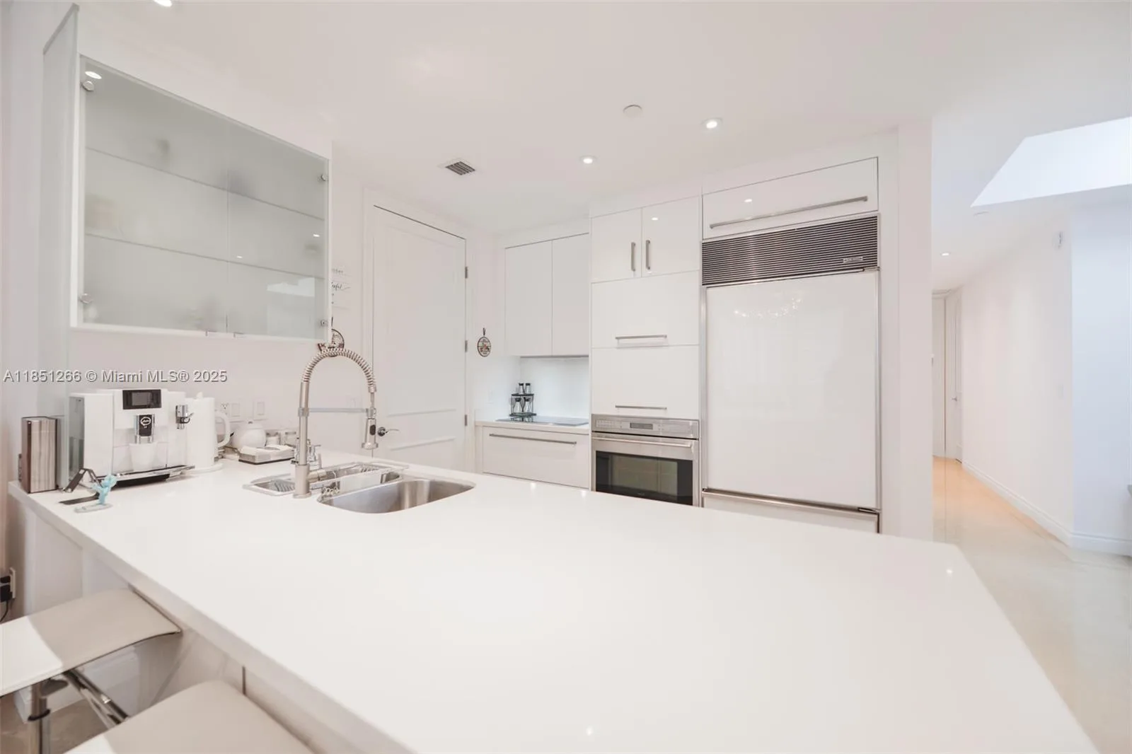 15901 Collins Ave # 1602, Sunny Isles Beach, FL 33160 photo 9