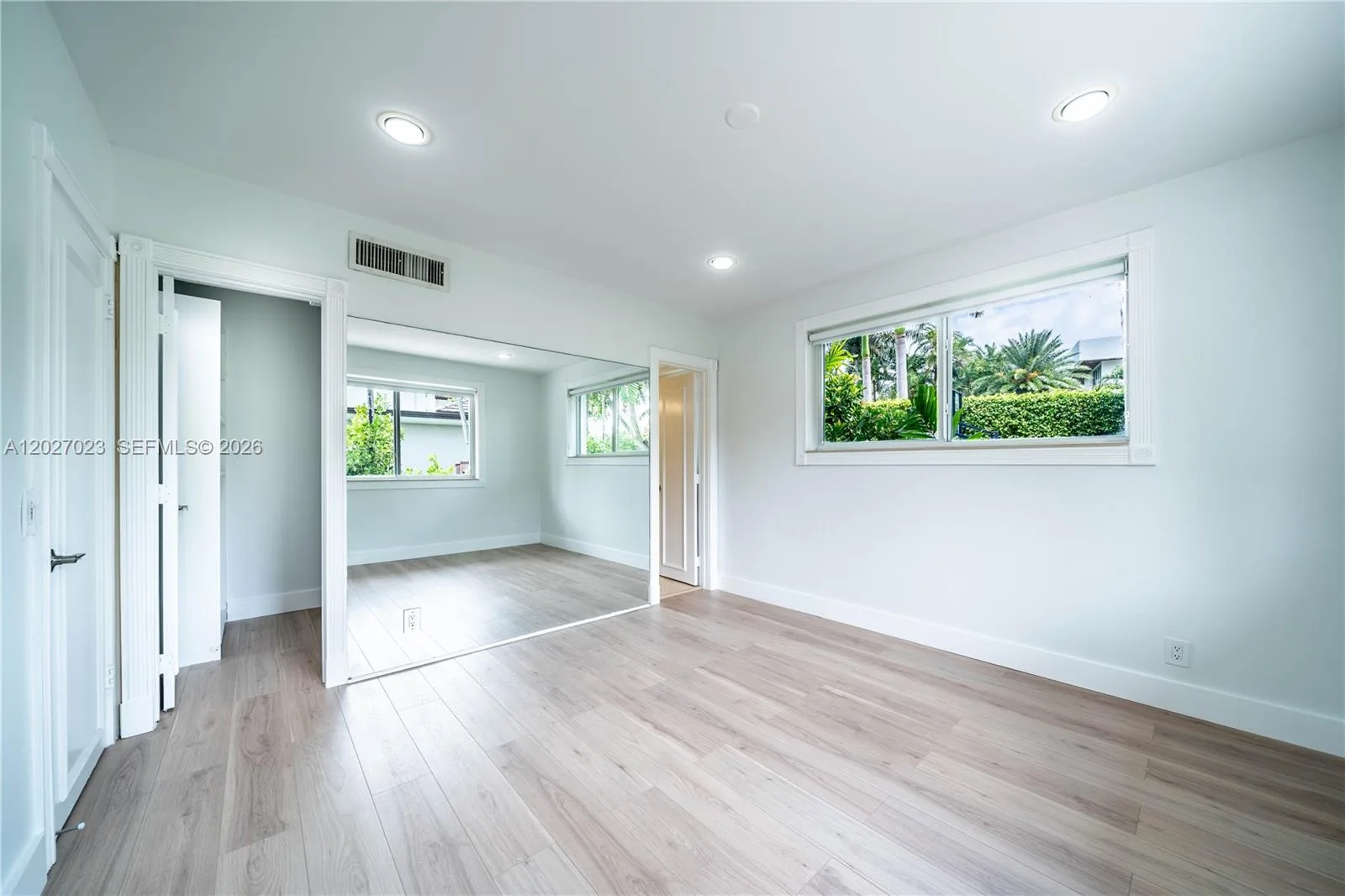 9835 W Broadview Dr, Bay Harbor Islands, FL 33154 photo 9