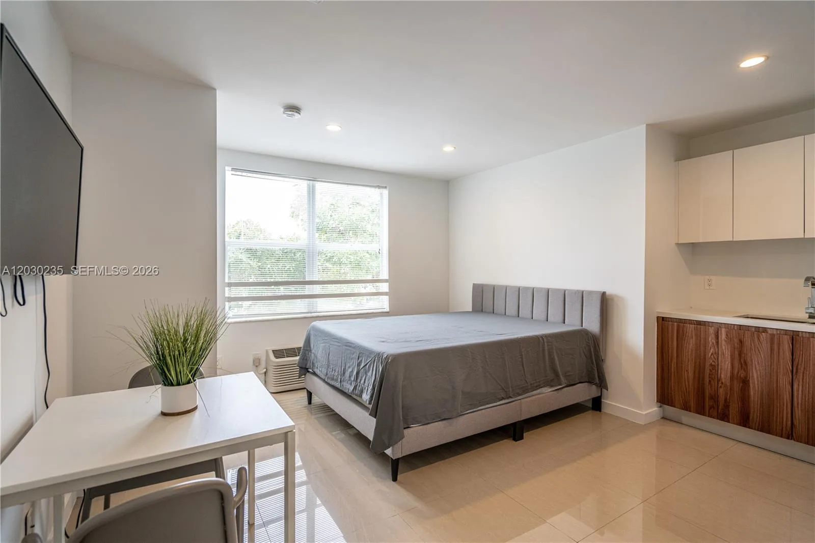 924 Marseille Dr # 26, Miami Beach, FL 33141