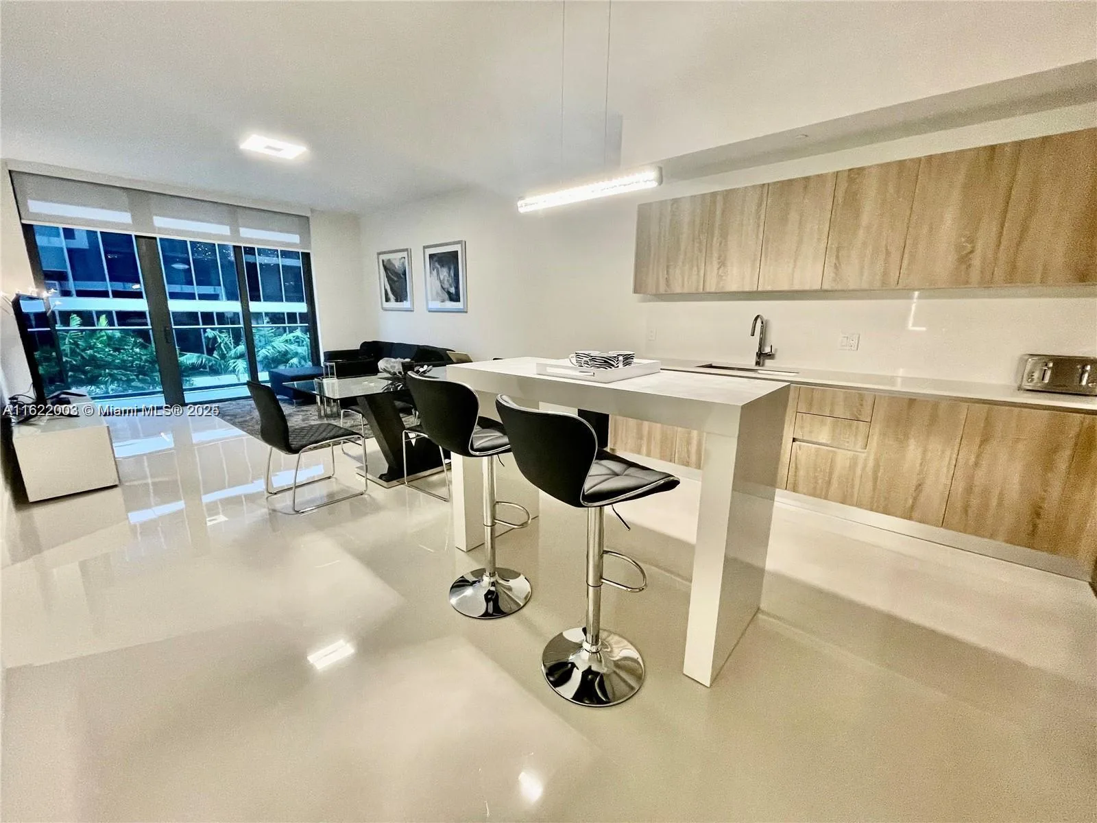 2960 NE 207th # 707, Aventura, FL 33180