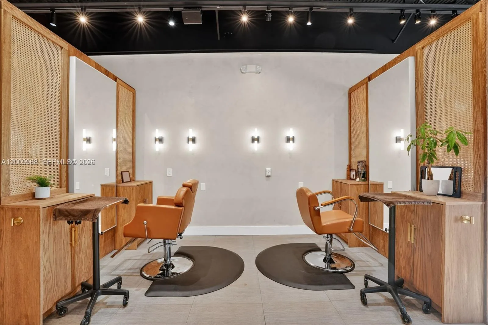 Turnkey Beauty Salon & Spa For Sale In Palmetto Bay, Palmetto Bay, FL 33157 photo 5