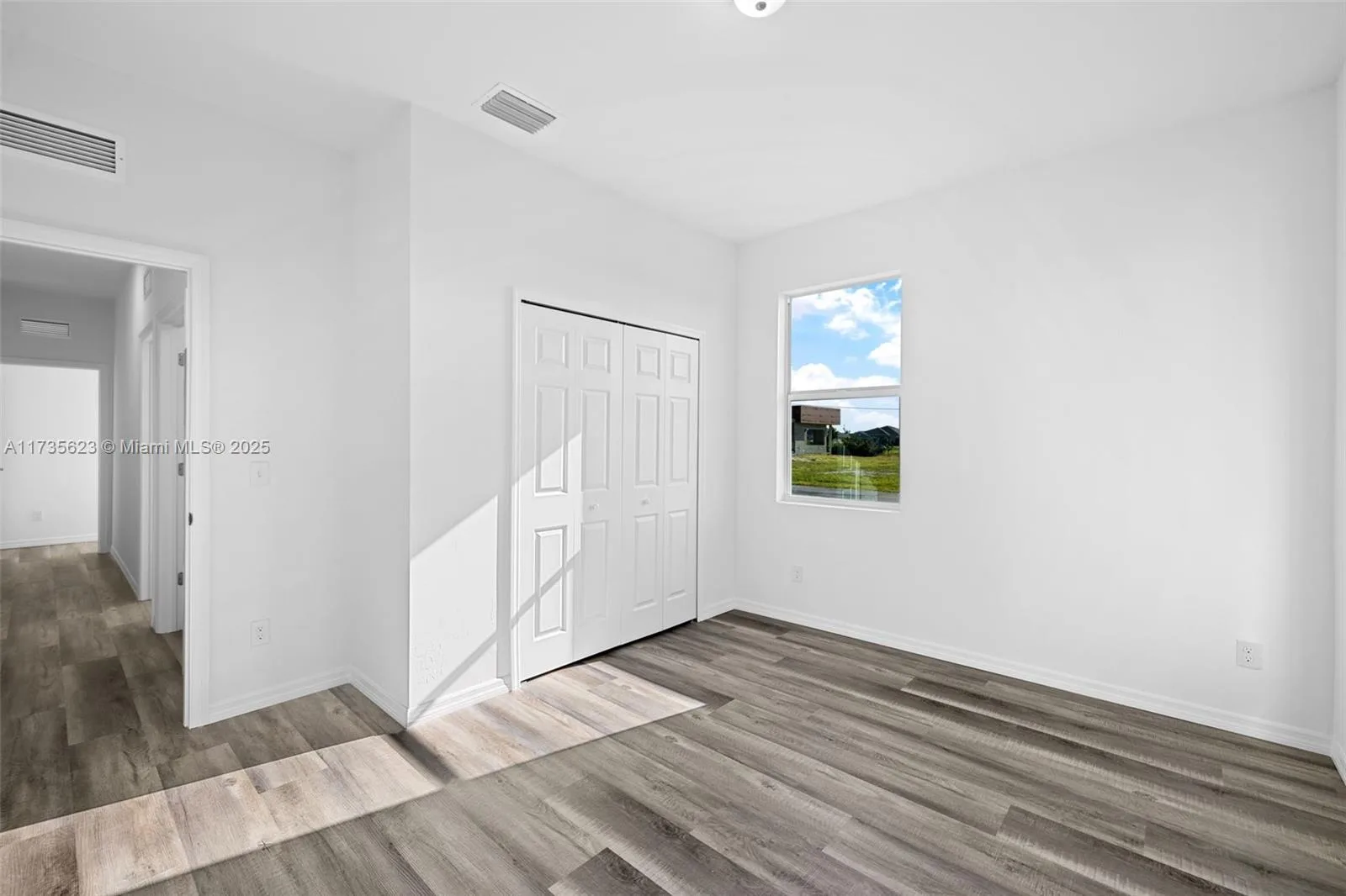 2519 NW 10th St, Cape Coral, FL 33993 photo 4