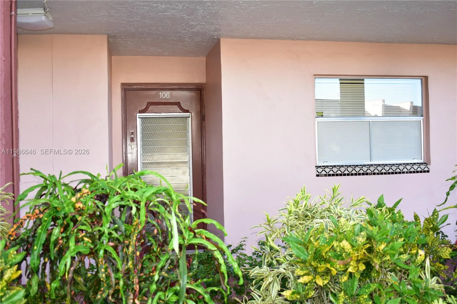 9561 Sunrise Lakes Blvd # 106, Sunrise, FL 33322