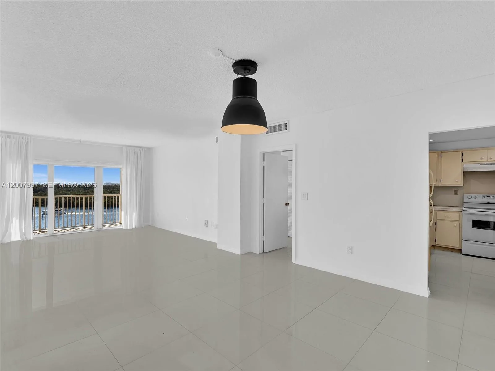 300 Bayview Dr # 902, Sunny Isles Beach, FL 33160 photo 10