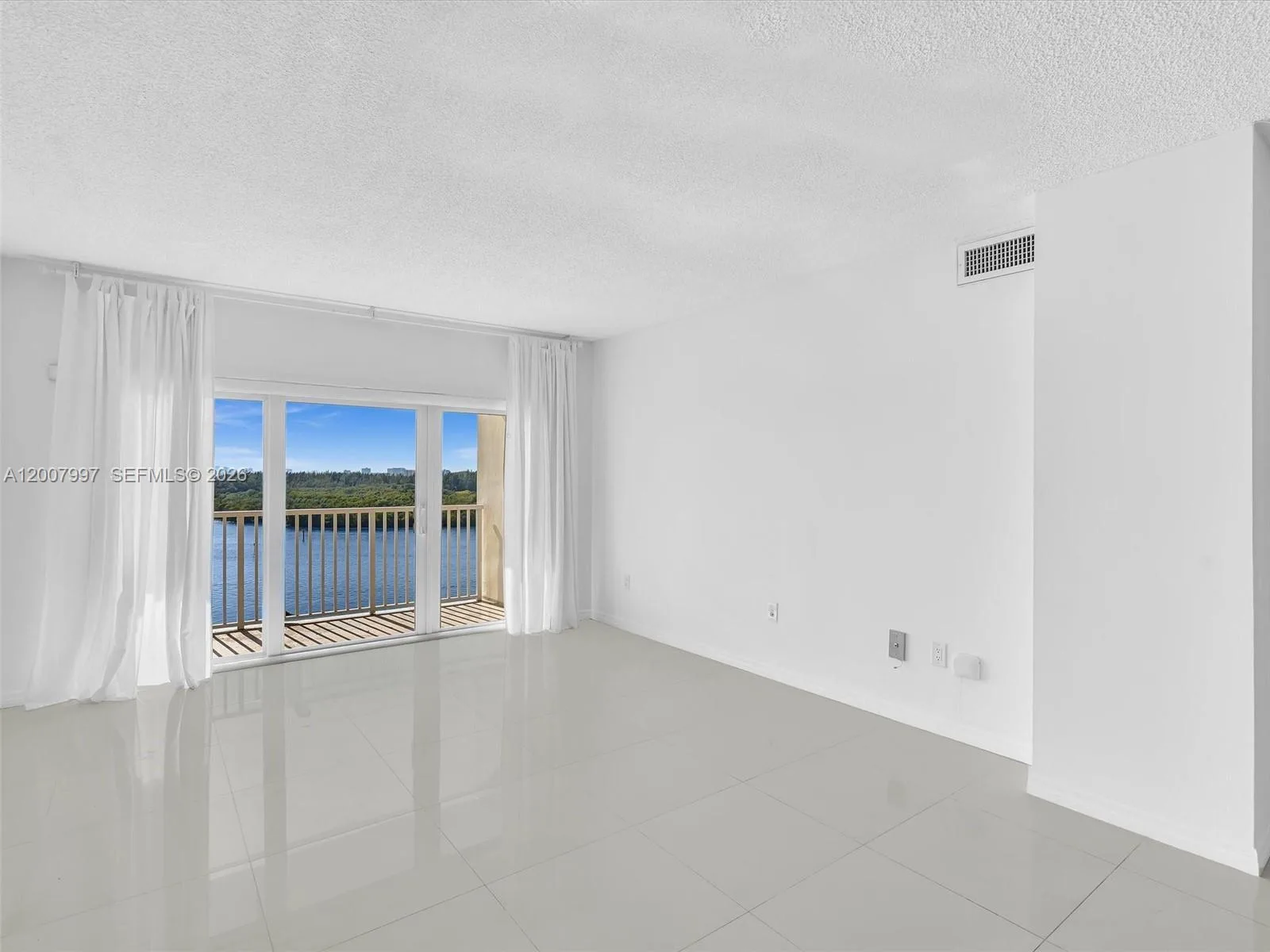 300 Bayview Dr # 902, Sunny Isles Beach, FL 33160 photo 12