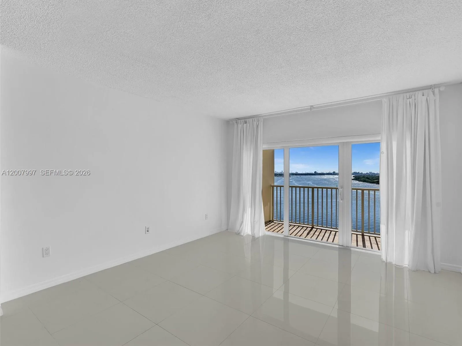 300 Bayview Dr # 902, Sunny Isles Beach, FL 33160 photo 13