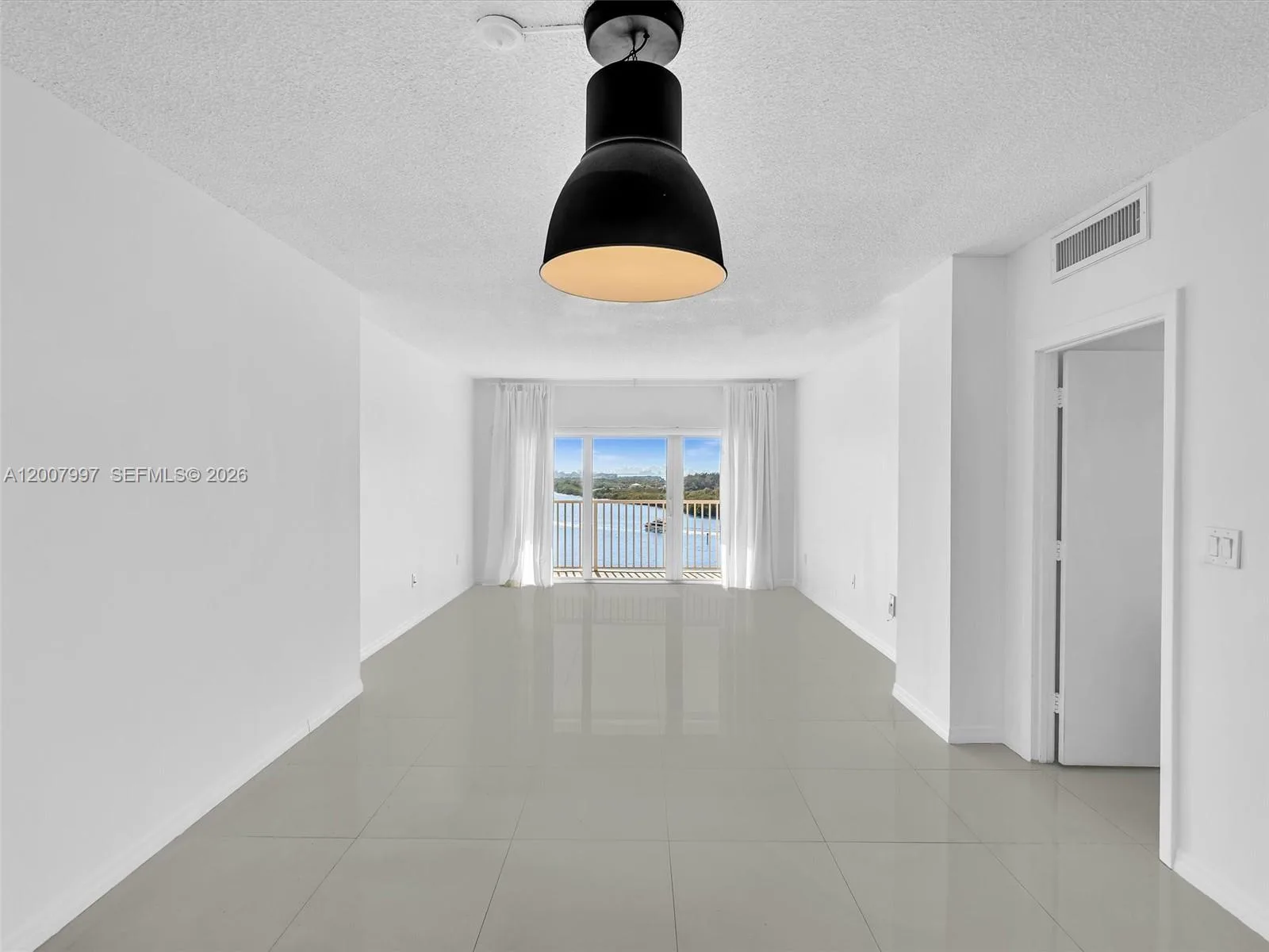 300 Bayview Dr # 902, Sunny Isles Beach, FL 33160 photo 7