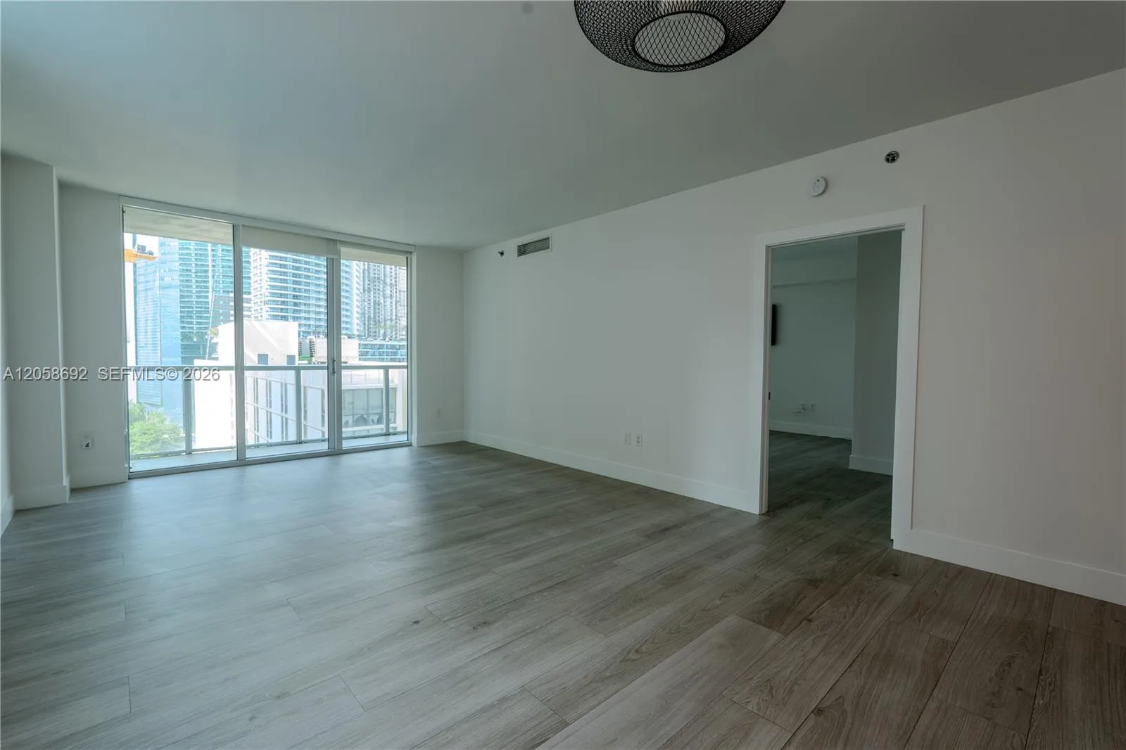 500 Brickell Ave # 1407, Miami, FL 33131 photo 12