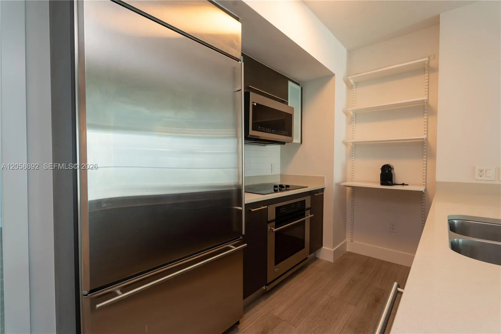 500 Brickell Ave # 1407, Miami, FL 33131 photo 9