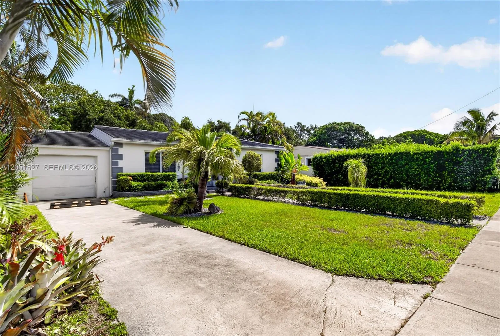 467 NE 129th St, North Miami, FL 33161 photo 2
