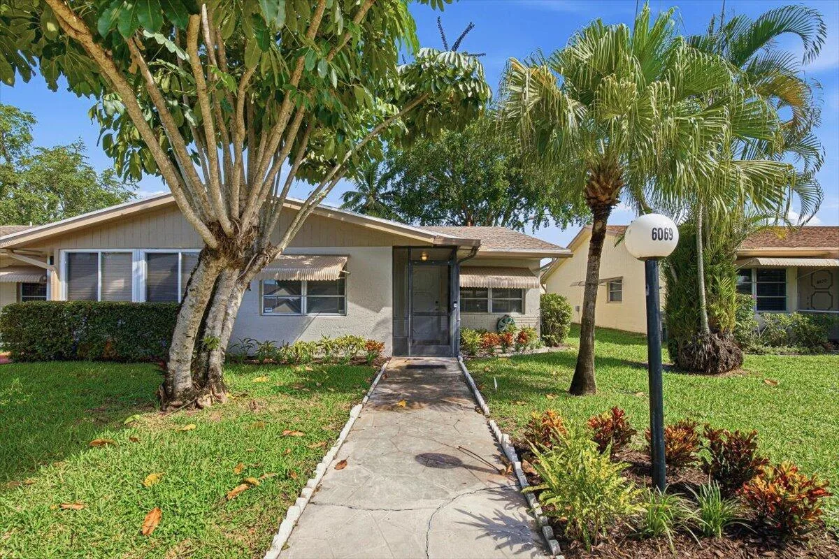 6069 LA PALMA Lane, Delray Beach, FL 33484