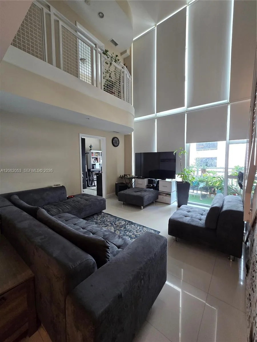 244 Biscayne Blvd # 652, Miami, FL 33132