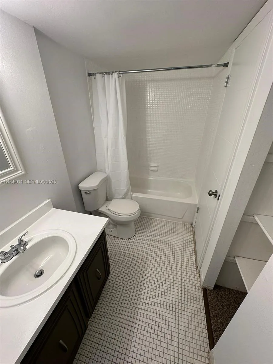 488 NW 165th St Rd # B-614, Miami, FL 33169 photo 4