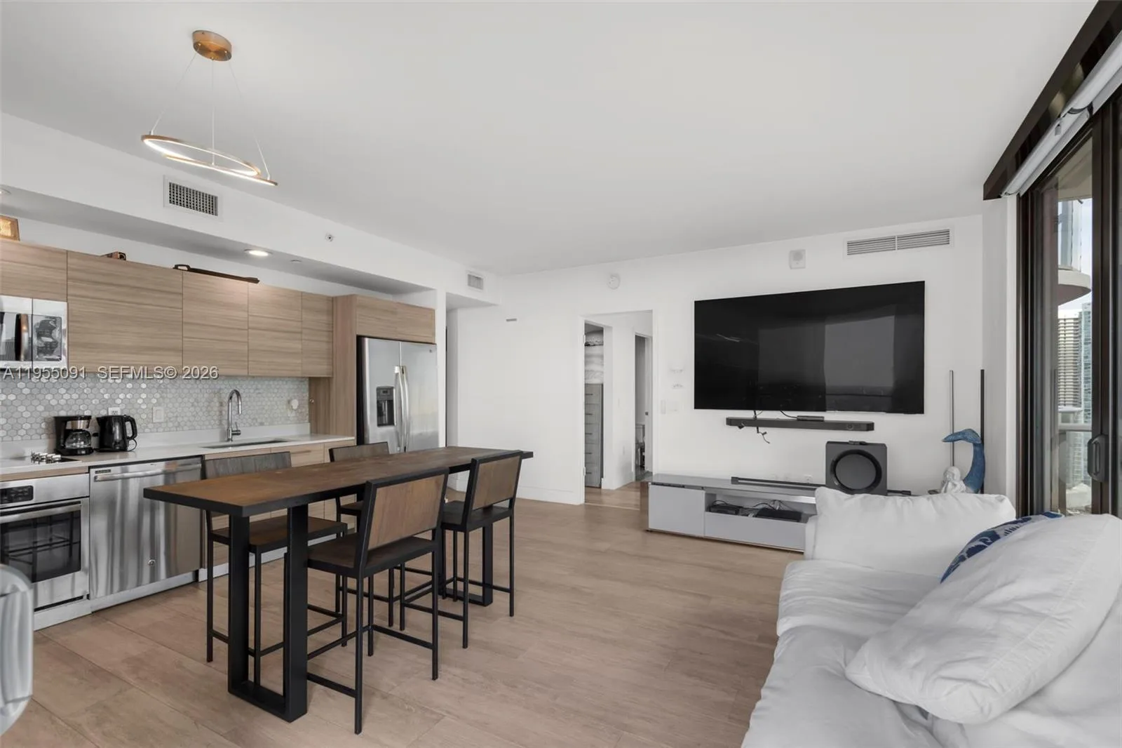 121 NE 34th St # 3001, Miami, FL 33137 photo 4