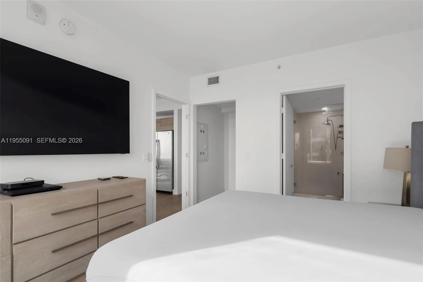 121 NE 34th St # 3001, Miami, FL 33137 photo 6