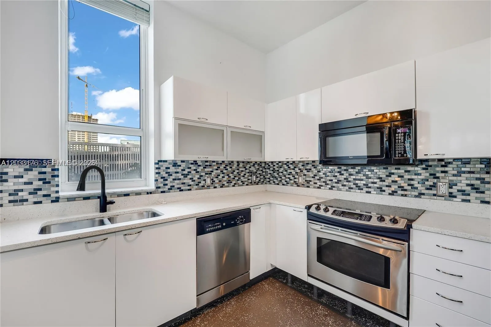 234 NE 3rd St # 507, Miami, FL 33132 photo 2