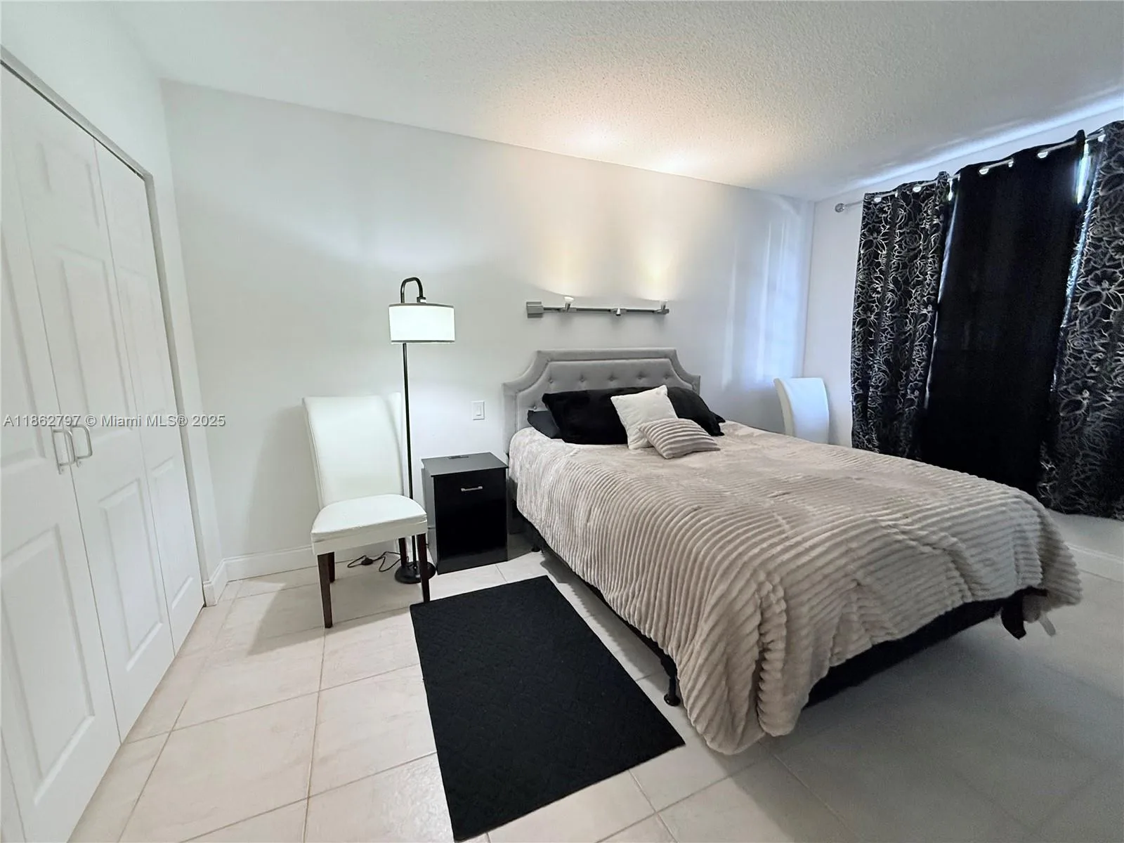 1965 S Ocean Dr # LD, Hallandale Beach, FL 33009 photo 4