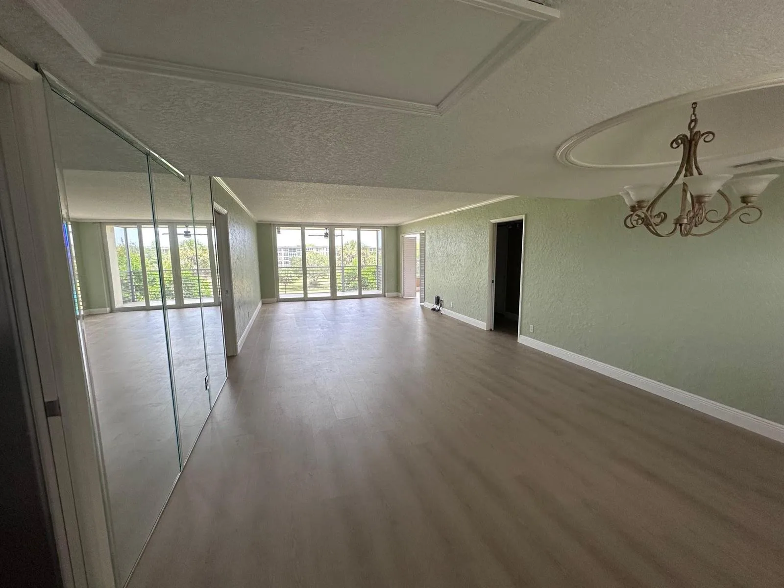 3850 Oaks Clubhouse Drive # 403, Pompano Beach, FL 33069