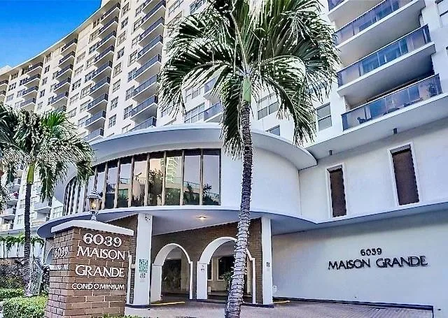 6039 Collins Ave # 833, Miami Beach, FL 33140