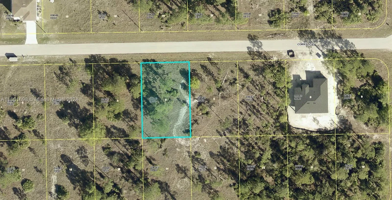 1114 Corry St  E, Lehigh Acres, FL 33974