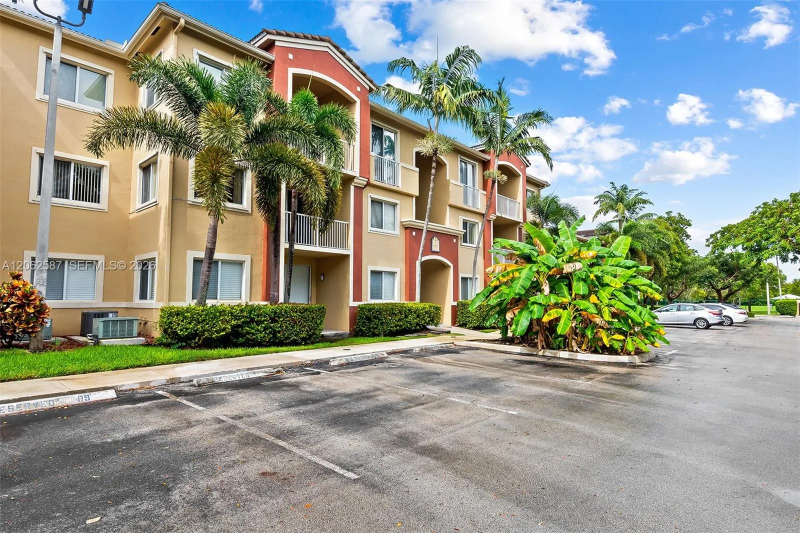 7085 Nova Dr # 330, Davie, FL 33317