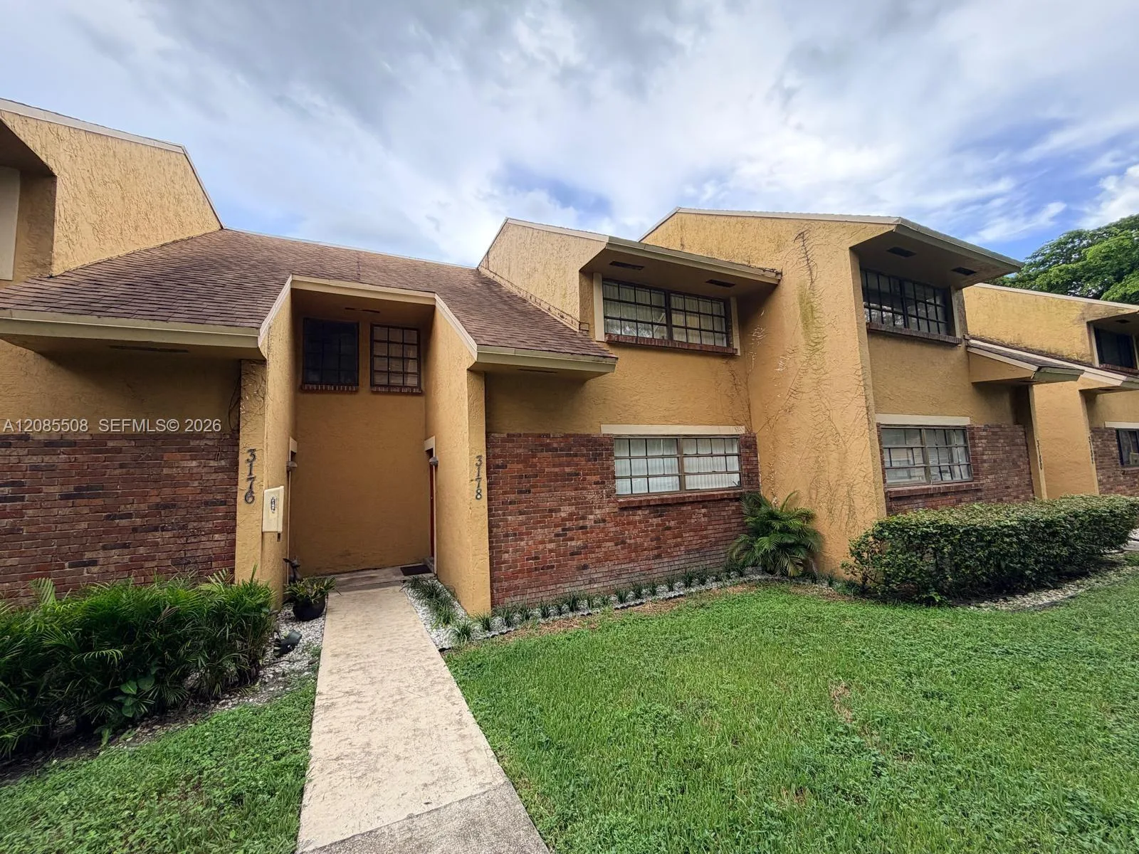 3178 N Pine Island Rd # 805, Sunrise, FL 33351