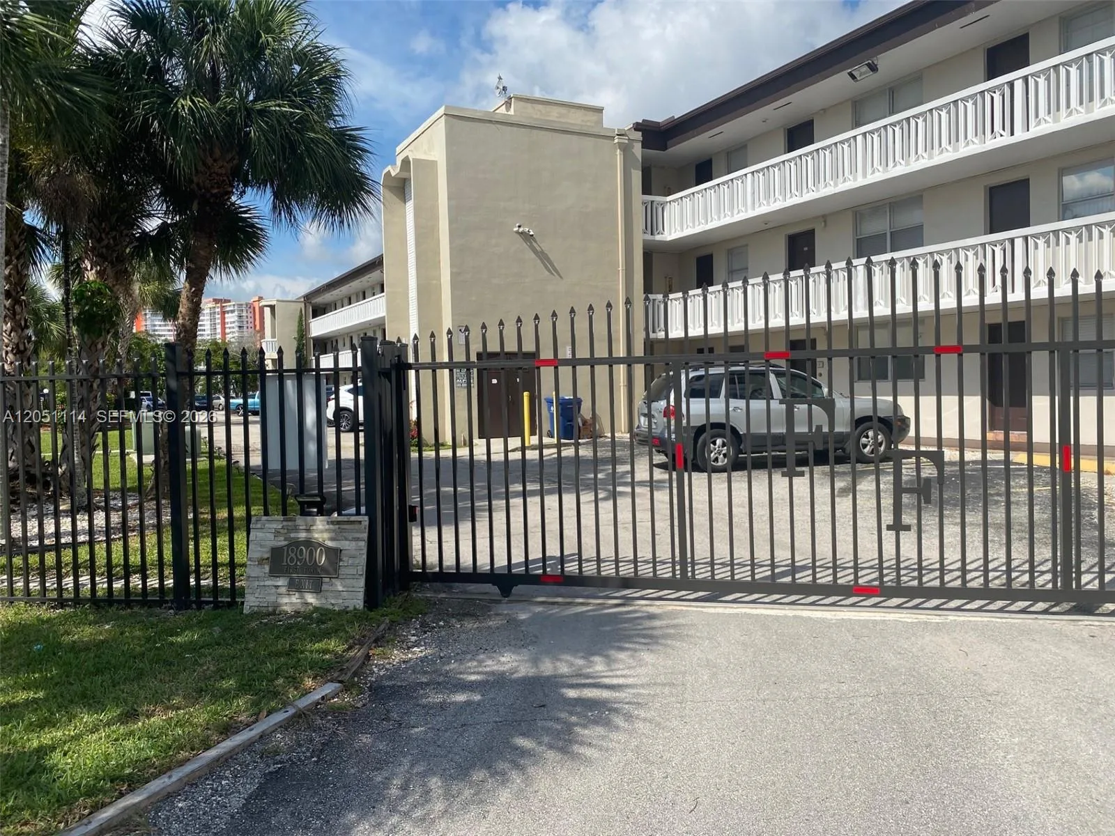 Listing photo 6